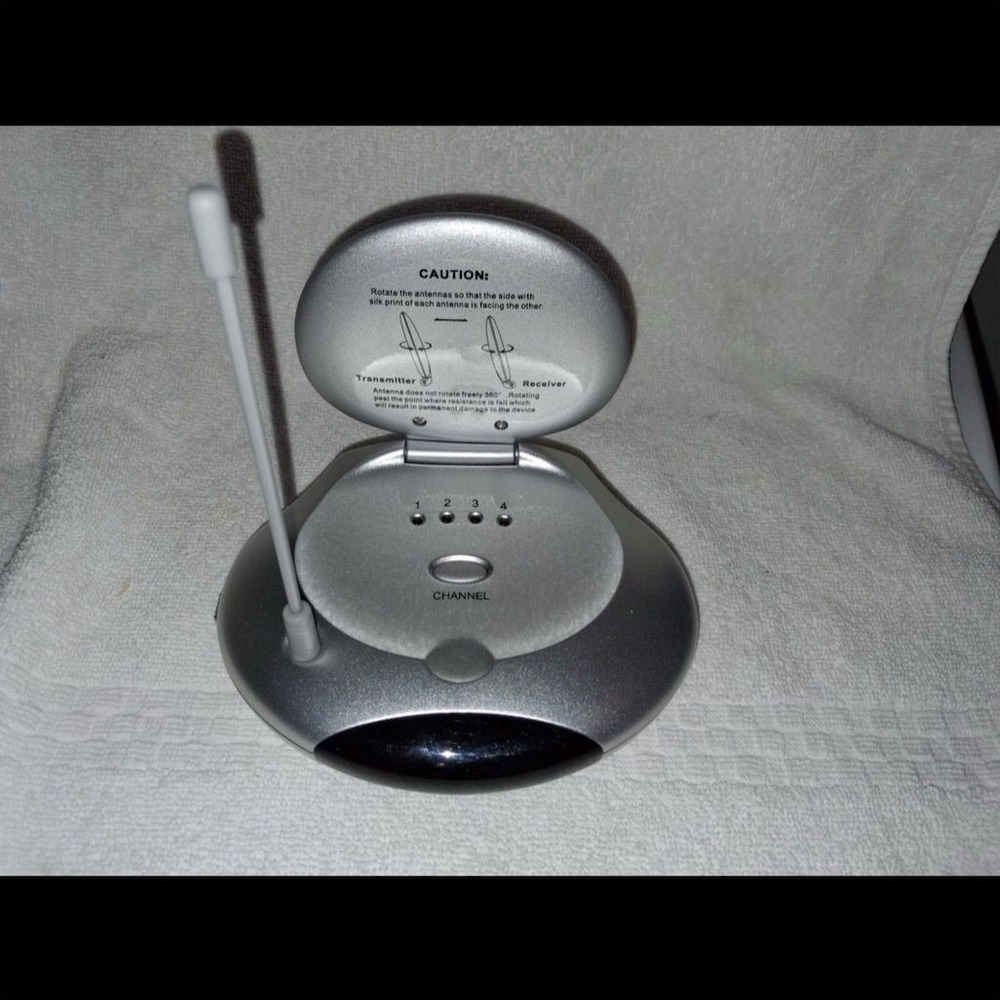 X10 Wireless AV Link 5.8 GHz Video audio Receiver Silver Model VR51A 4 channel